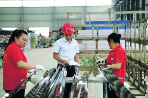 黨建引領促發展，經濟增長添動能